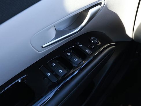 Used 2024 Hyundai Tucson Limited image 25