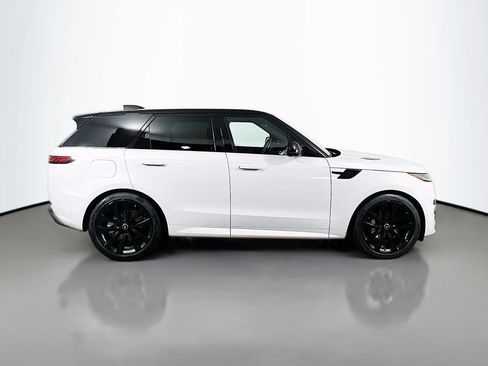 Used 2025 Land Rover Range Rover Sport Dynamic SE AWD/4WD image 4