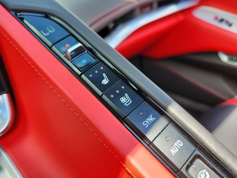 Used 2023 Chevrolet Corvette Stingray Premium Cpe w/ Z51 Performance Package RWD image 24