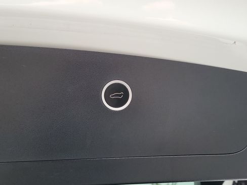 Used 2018 Tesla Model X AWD/4WD image 21