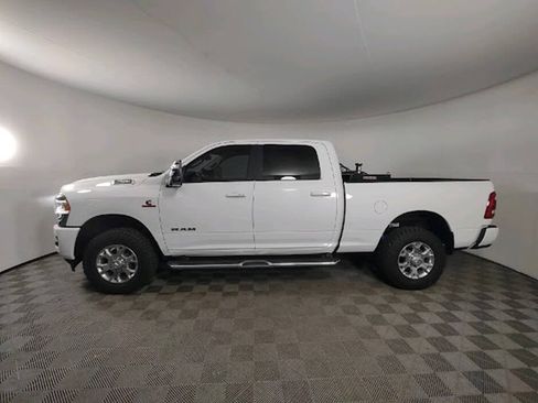 Used 2023 RAM 2500 Laramie AWD/4WD image 2