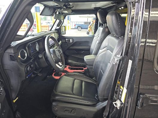 Used 2024 Jeep Wrangler Unlimited Sahara w/ Safety Group AWD/4WD image 2