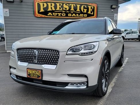 Used 2020 Lincoln Aviator Reserve w/ Equipment Group 202A AWD/4WD image 2