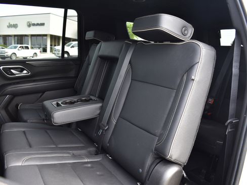 Used 2021 GMC Yukon XL SLT AWD/4WD image 28