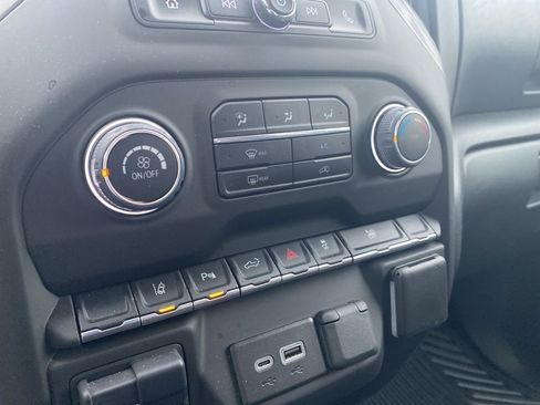 Used 2024 Chevrolet Silverado 2500 Custom w/ Custom Convenience Package image 15