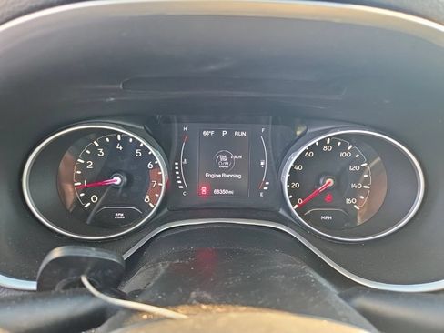 Used 2018 Jeep Compass Latitude w/ Cold Weather Group AWD/4WD image 7