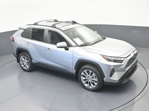 Used 2025 Toyota RAV4 Limited AWD/4WD image 62
