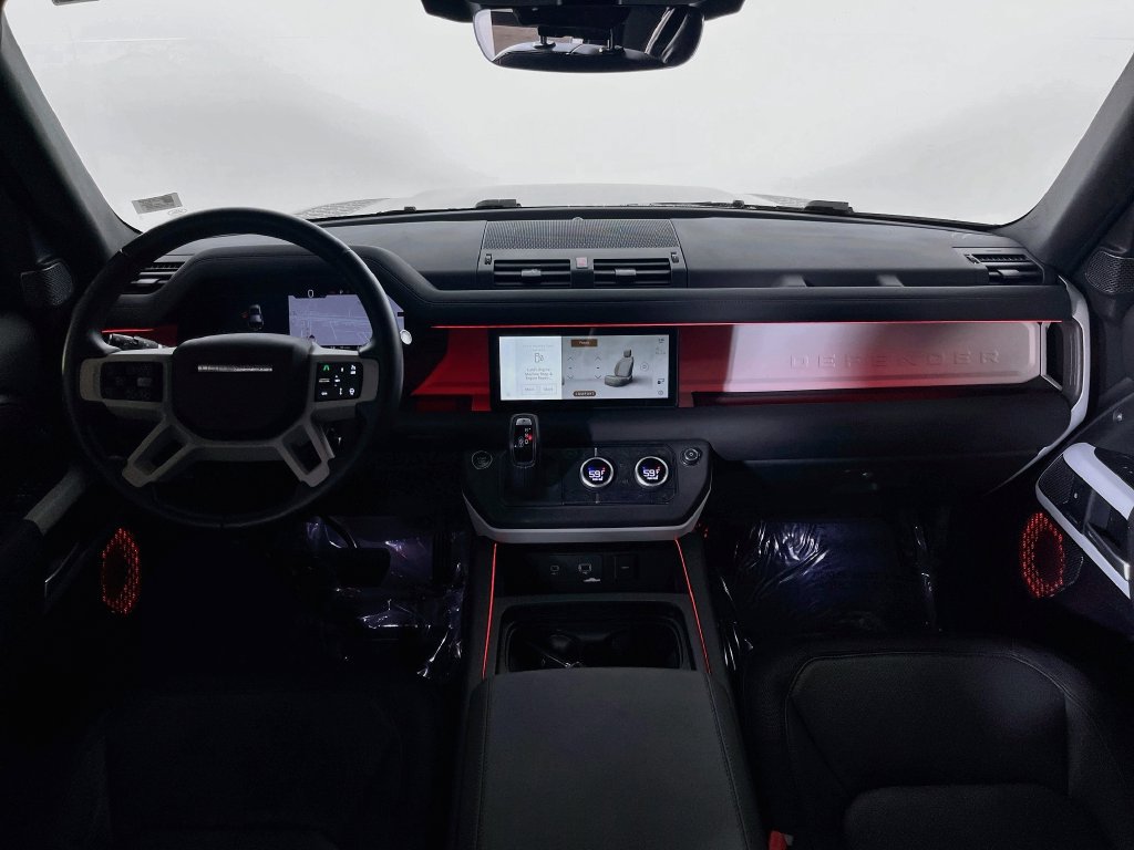 Used 2024 Land Rover Defender 110 X-Dynamic SE AWD/4WD image 10