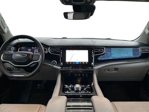 Used 2022 Jeep Wagoneer Series III w/ Rear Seat Video Group 1 image 27