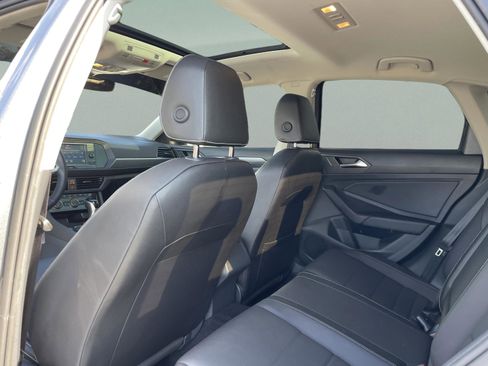 Used 2023 Volkswagen Jetta SE image 26