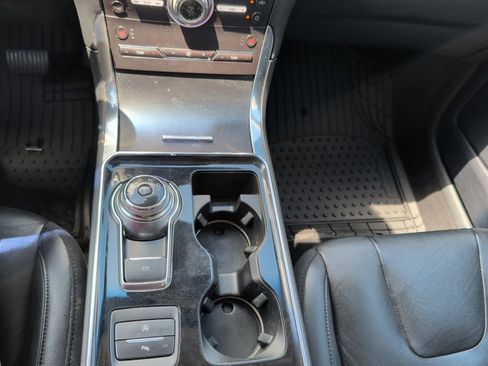 Used 2020 Ford Edge Titanium AWD/4WD image 24