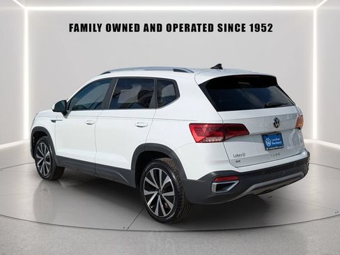 Certified 2023 Volkswagen Taos SE FWD image 5