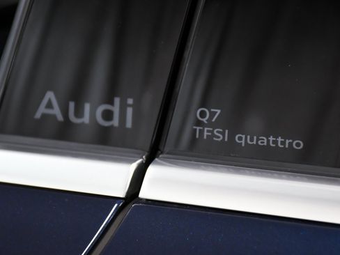 Used 2025 Audi Q7 3.0T Premium w/ Convenience Package image 13