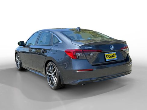 Used 2024 Honda Civic Touring image 3