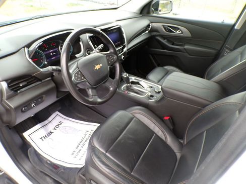 Used 2020 Chevrolet Traverse LT w/ LPO, Blackout Package image 14