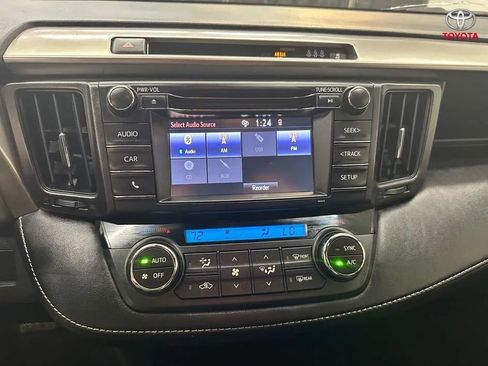 Used 2017 Toyota RAV4 XLE w/ Carpet Mat Package FWD image 31