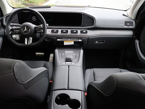 New 2026 Mercedes-Benz GLS 450 4MATIC image 16