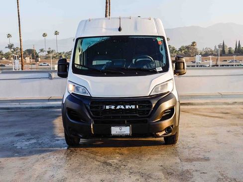 Used 2023 RAM ProMaster 2500 w/ Premium Convenience Group (B) FWD image 3