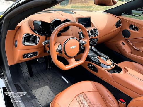 Used 2023 Aston Martin V8 Vantage Roadster RWD image 12