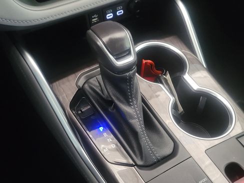 Used 2023 Toyota Highlander Limited image 23