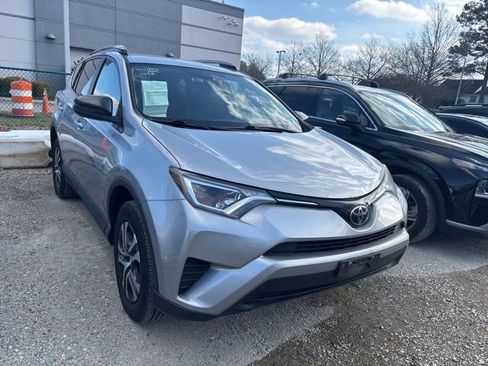 Used 2017 Toyota RAV4 LE image 1