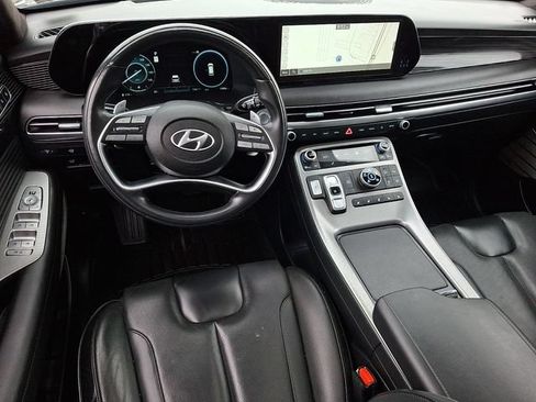 Used 2024 Hyundai Palisade AWD image 2