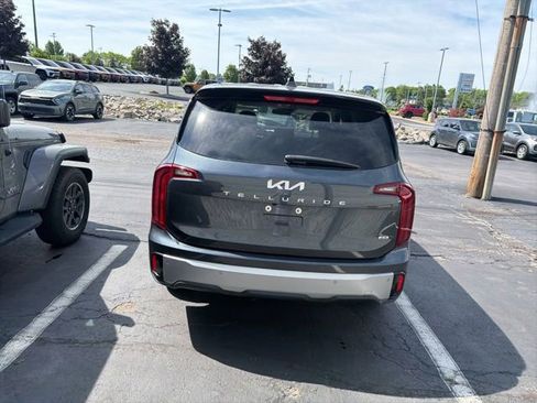 Used 2023 Kia Telluride LX AWD/4WD image 5