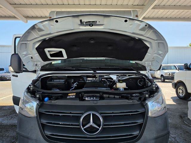 Used 2024 Mercedes-Benz Sprinter 3500 image 31