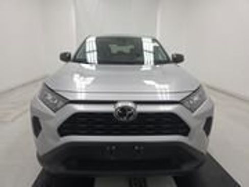 Used 2022 Toyota RAV4 LE FWD image 2