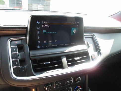 Used 2023 Chevrolet Suburban High Country image 30