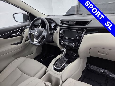 Used 2019 Nissan Rogue Sport SL w/ Premium Package image 18