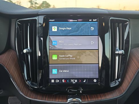 Used 2023 Volvo XC60 B5 Plus w/ Climate Package image 19