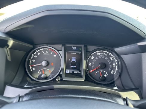 Used 2023 Toyota Tacoma TRD Off-Road image 21