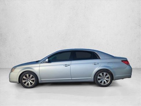Used 2005 Toyota Avalon XLS FWD image 5