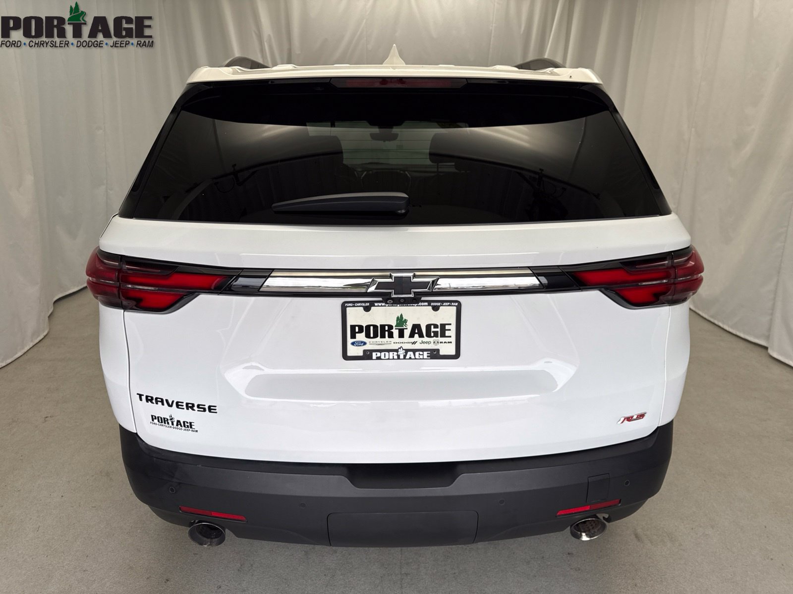 Used 2022 Chevrolet Traverse RS w/ LPO, Floor Liner Package AWD/4WD image 3