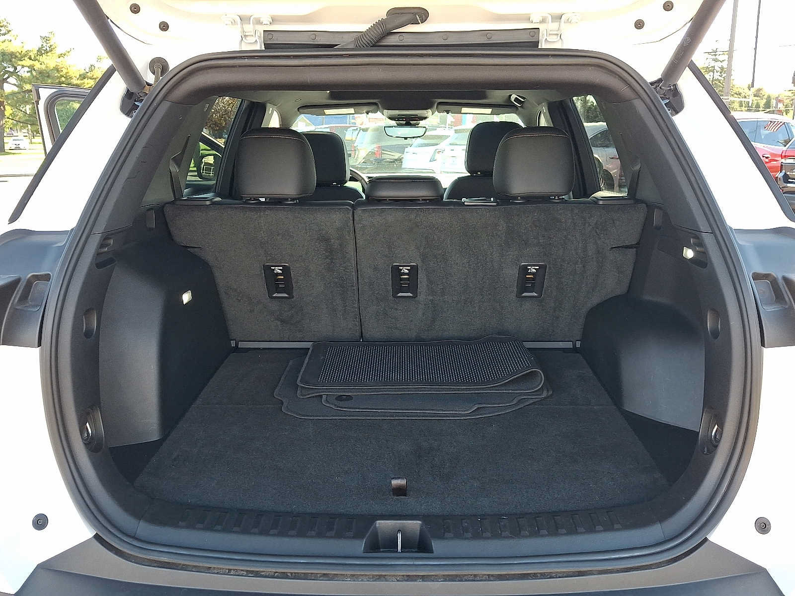 Certified 2025 Chevrolet Equinox LT w/ Convenience Package II FWD image 28