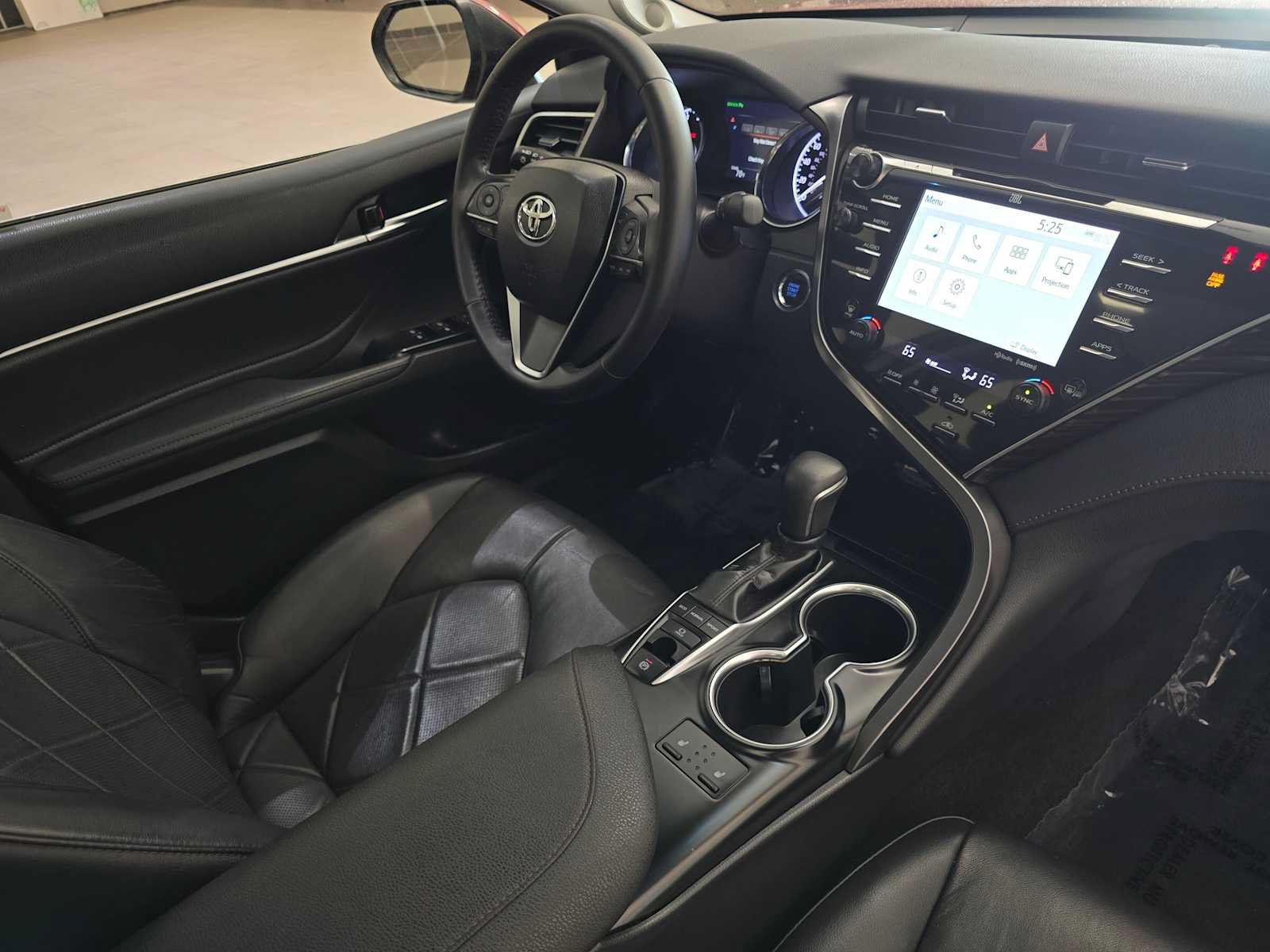 Used 2018 Toyota Camry XLE w/ Audio Package FWD image 31