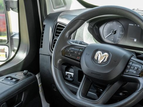 Used 2024 RAM ProMaster 2500 w/ Convenience Group FWD image 14
