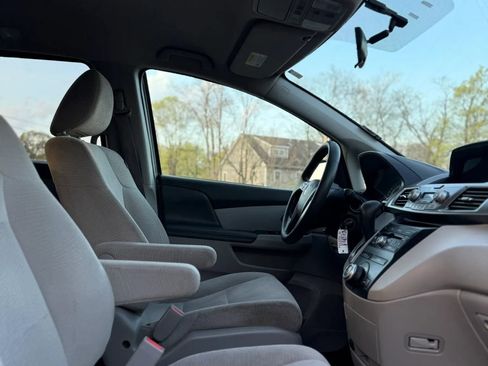 Used 2013 Honda Odyssey LX image 14