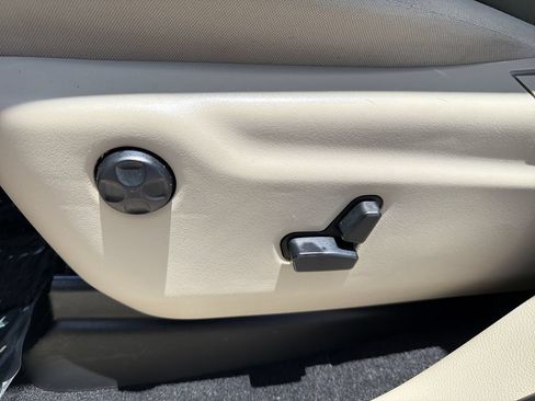 Used 2020 Jeep Grand Cherokee Laredo RWD image 19