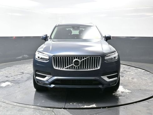 Used 2024 Volvo XC90 B6 Plus image 5