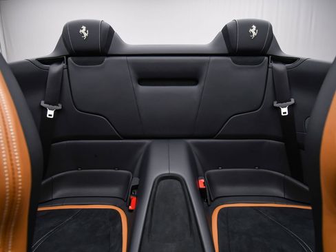 Certified 2025 Ferrari Roma Spider image 17