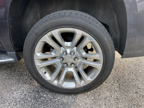 Used 2018 GMC Yukon XL SLT w/ Open Road Package image 4