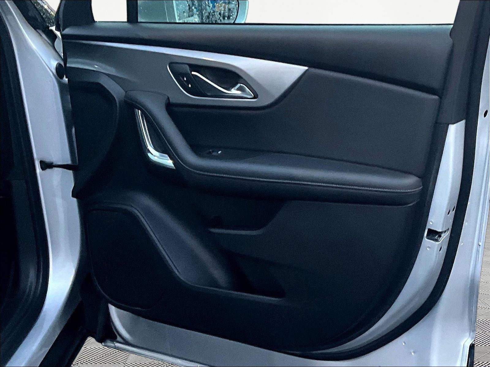Used 2020 Chevrolet Blazer LT FWD image 28