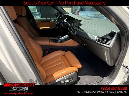 Used 2022 BMW X6 xDrive40i w/ Executive Package AWD/4WD image 18