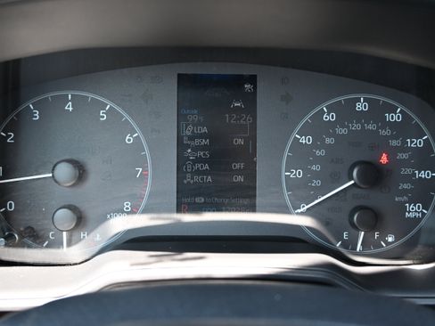 Used 2025 Toyota Corolla Cross LE FWD image 29