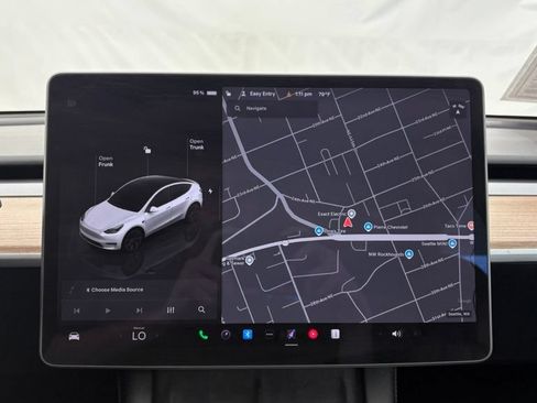 Used 2024 Tesla Model Y Long Range AWD/4WD image 38