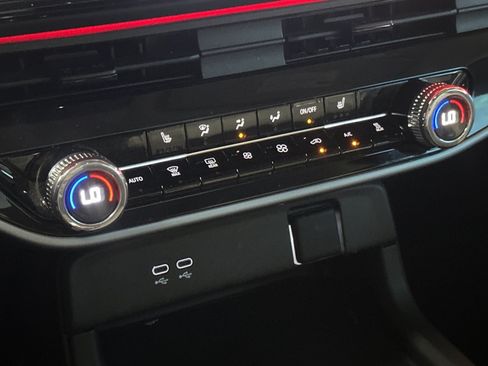 Used 2024 Honda Prologue Touring image 19