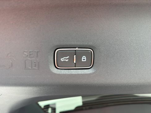 New 2025 Ford Expedition Active image 20