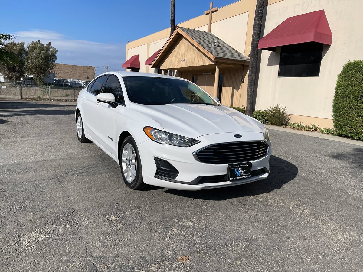 Used 2019 Ford Fusion SE FWD image 3